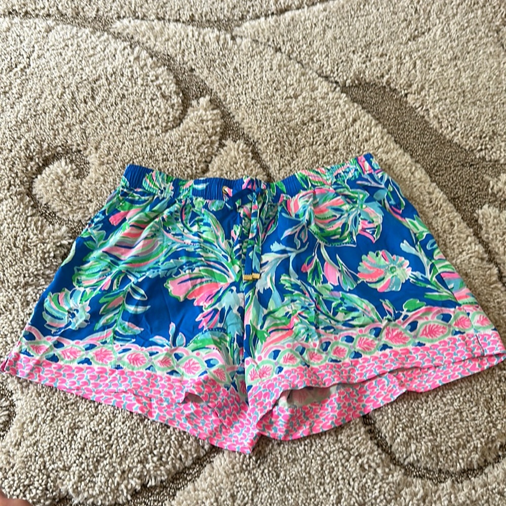 Lilly Pulitzer Katia Mid-Rise short fancy fins engineered size small NWT